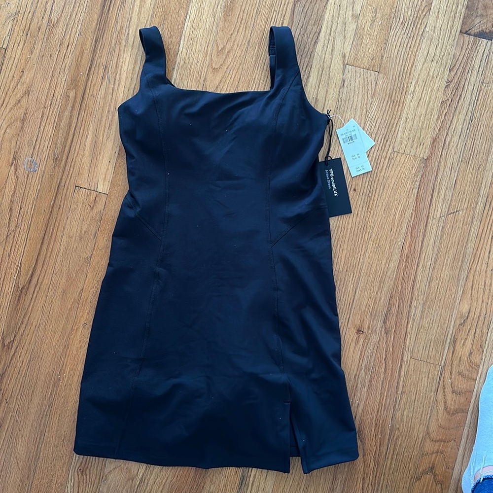 NWT Size M Abercrombie Active Dress. Never been worn just can not return